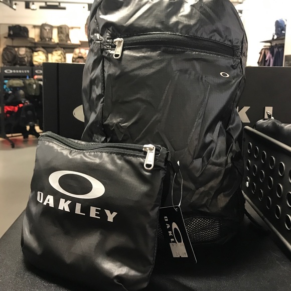 oakley foldable backpack
